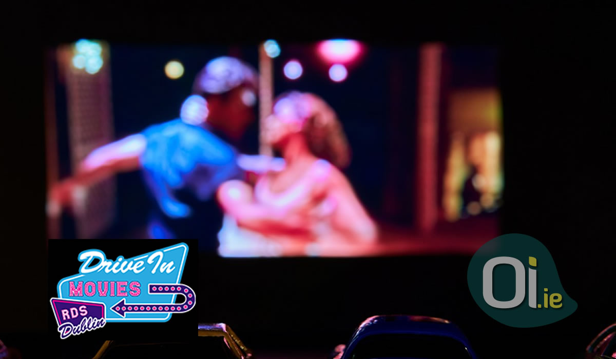 Cinema drive-in é aberto em Dublin com maior tela de LED da Irlanda